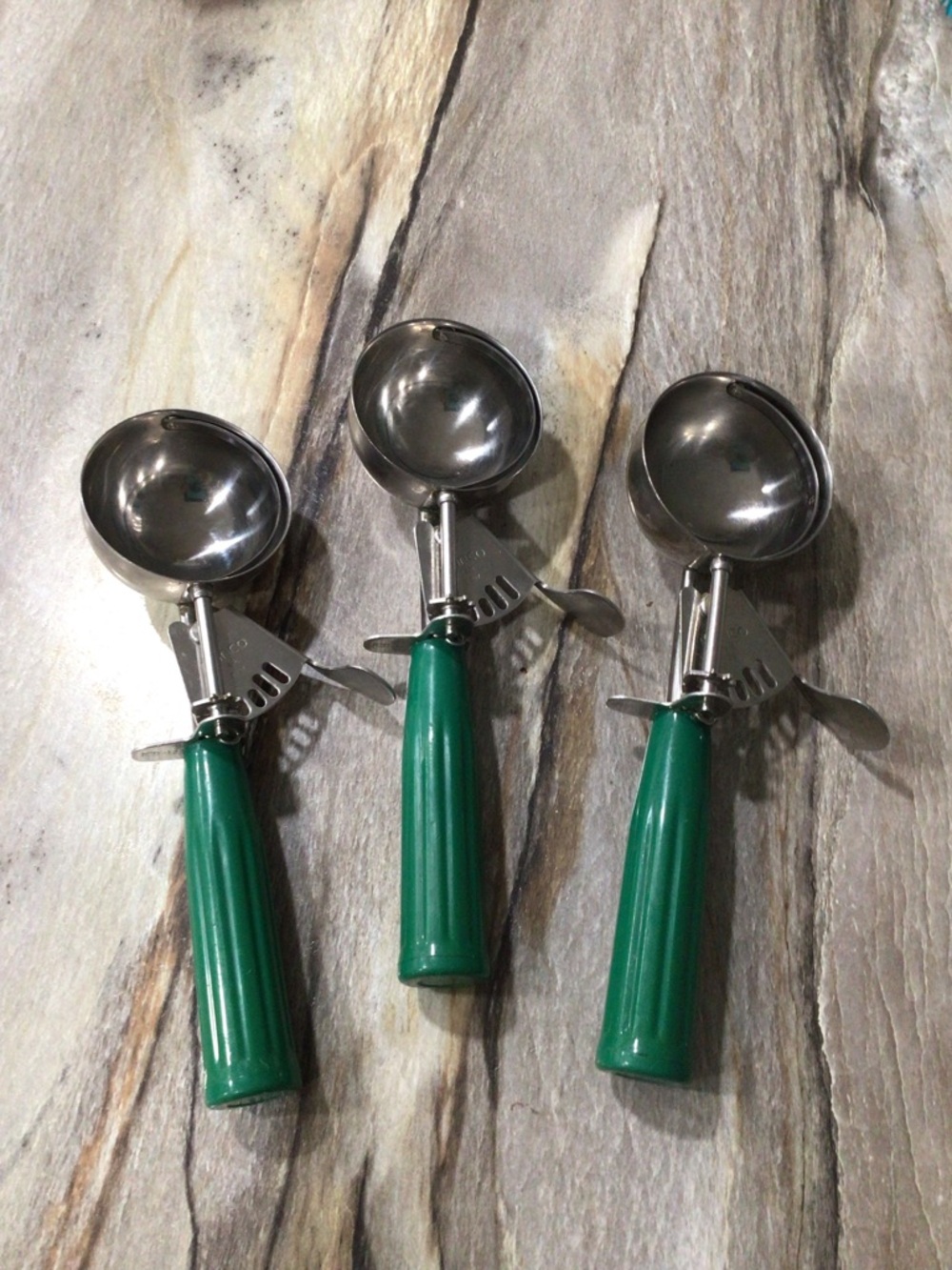 Set of 3 Winco #307 Green Dishers Size 12 3-1/4 oz Stainless Steel Scoops